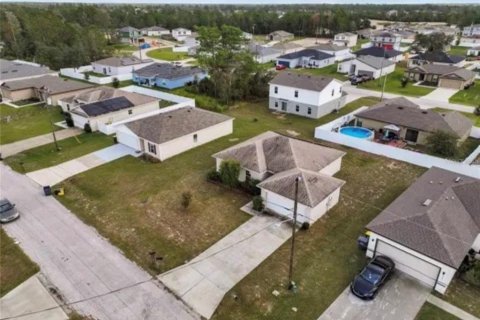 Villa ou maison à vendre à Poinciana, Floride: 3 chambres, 117.34 m2 № 2399100 - photo 15