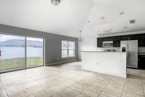 Villa ou maison à vendre à Poinciana, Floride: 3 chambres, 117.34 m2 № 2399100 - photo 3