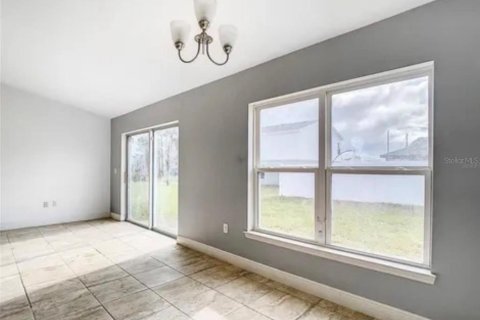 Villa ou maison à vendre à Poinciana, Floride: 3 chambres, 117.34 m2 № 2399100 - photo 4