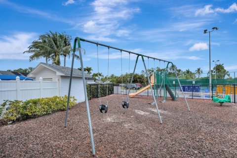 Land in Riviera Beach, Florida № 1161996 - photo 1