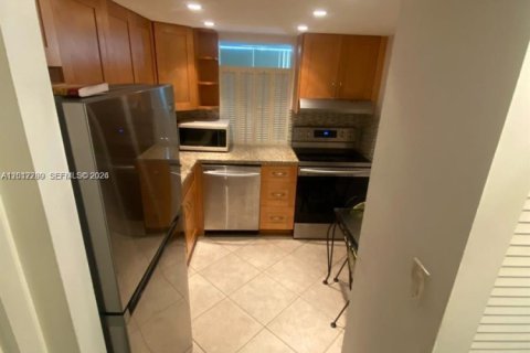 Condo in Sunny Isles Beach, Florida, 1 bedroom  № 2076334 - photo 3