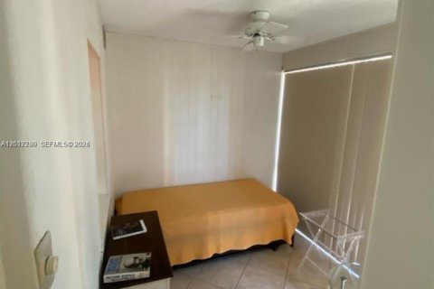 Condo in Sunny Isles Beach, Florida, 1 bedroom  № 2076334 - photo 11
