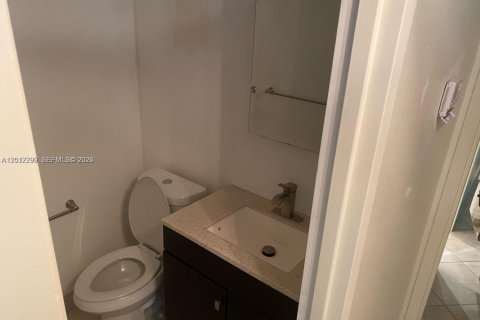 Condo in Sunny Isles Beach, Florida, 1 bedroom  № 2076334 - photo 10