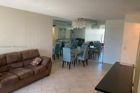 Condo in Sunny Isles Beach, Florida, 1 bedroom  № 2076334 - photo 4