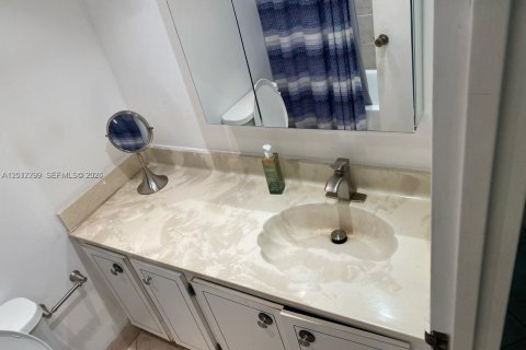 Condo in Sunny Isles Beach, Florida, 1 bedroom  № 2076334 - photo 5