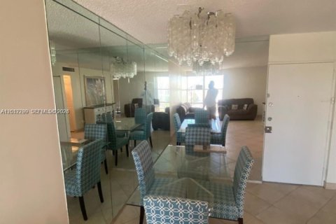 Condo in Sunny Isles Beach, Florida, 1 bedroom  № 2076334 - photo 7