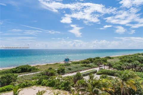 Copropriété à louer à Surfside, Floride: 1 chambre, 89.37 m2 № 1943344 - photo 16
