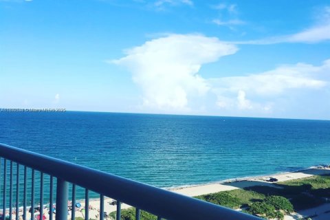 Copropriété à louer à Surfside, Floride: 1 chambre, 89.37 m2 № 1943344 - photo 24
