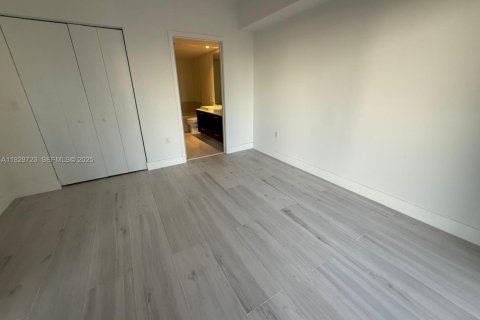 Condo in Miami, Florida, 2 bedrooms  № 1934087 - photo 30