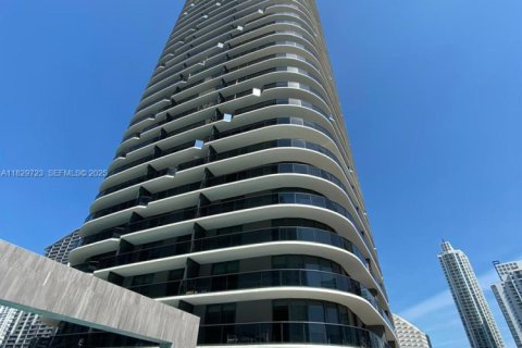 Condo in Miami, Florida, 2 bedrooms  № 1934087 - photo 24