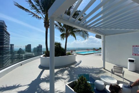 Condo in Miami, Florida, 2 bedrooms  № 1934087 - photo 27