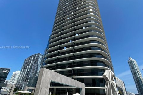 Condo in Miami, Florida, 2 bedrooms  № 1934087 - photo 25