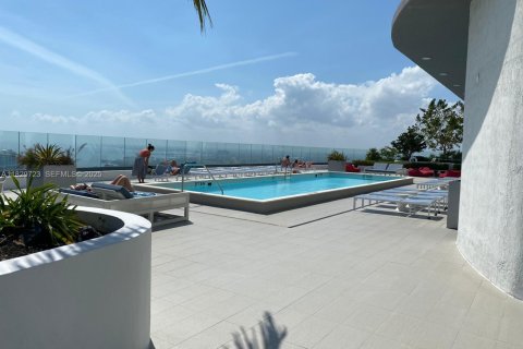 Condo in Miami, Florida, 2 bedrooms  № 1934087 - photo 29