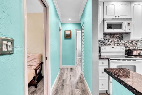 House in Fort Lauderdale, Florida 3 bedrooms, 85.93 sq.m. № 1995787 - photo 22