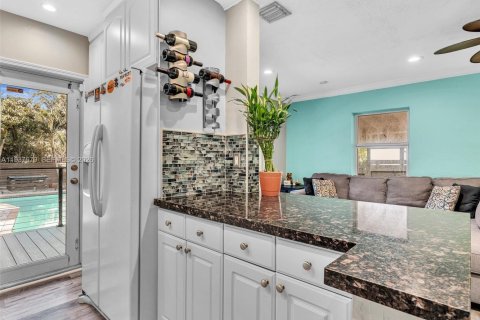 House in Fort Lauderdale, Florida 3 bedrooms, 85.93 sq.m. № 1995787 - photo 17