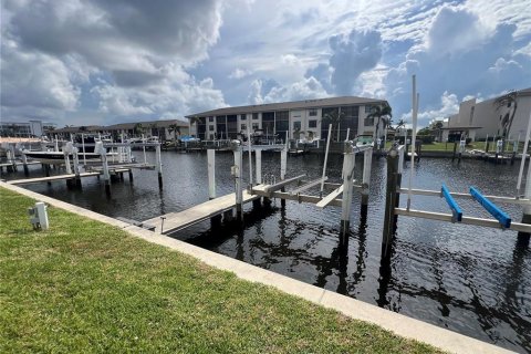 Condominio en alquiler en Punta Gorda, Florida, 2 dormitorios, 106.47 m2 № 1787598 - foto 17