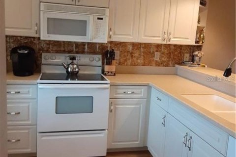 Condominio en alquiler en Punta Gorda, Florida, 2 dormitorios, 106.47 m2 № 1787598 - foto 2