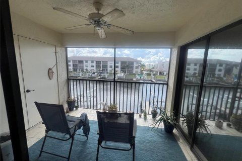 Condominio en alquiler en Punta Gorda, Florida, 2 dormitorios, 106.47 m2 № 1787598 - foto 14