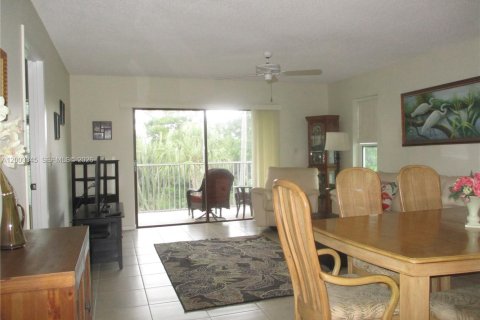Condo in Stuart, Florida, 2 bedrooms № 2189488