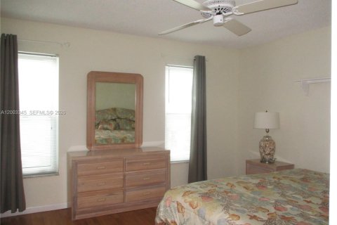Condo in Stuart, Florida, 2 bedrooms  № 2189488 - photo 17