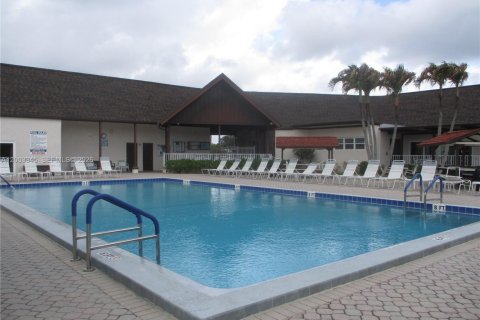 Condo in Stuart, Florida, 2 bedrooms  № 2189488 - photo 24