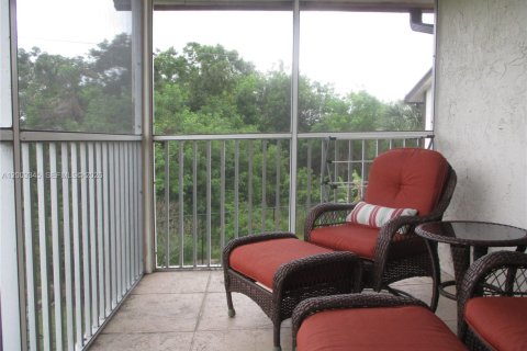 Condo in Stuart, Florida, 2 bedrooms  № 2189488 - photo 9