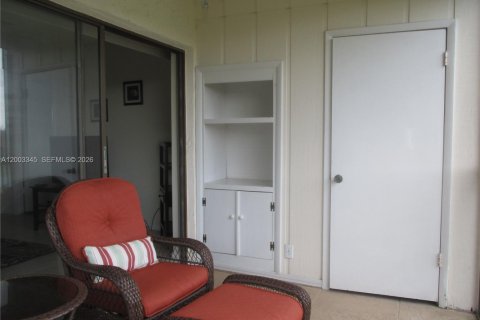 Condo in Stuart, Florida, 2 bedrooms  № 2189488 - photo 10