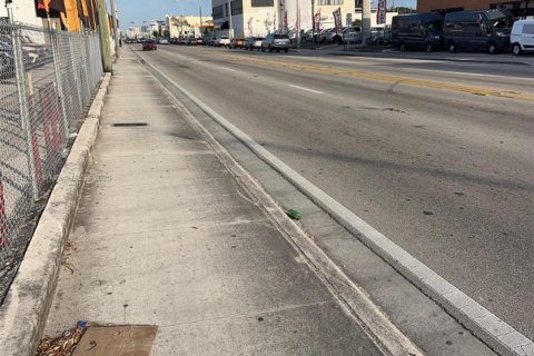 Commercial property in Miami, Florida № 1710230 - photo 15