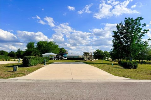 Terreno en Webster, Florida № 2166720
