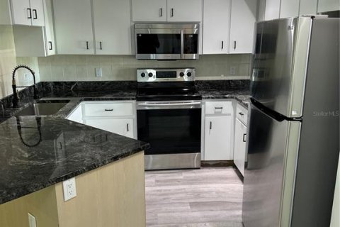 Apartment in Englewood, Florida 2 bedrooms, 118.17 sq.m. № 1901592 - photo 3