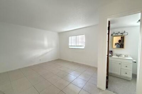 Condo in West Palm Beach, Florida, 1 bedroom  № 2083648 - photo 11