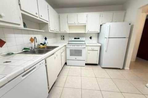 Condo in West Palm Beach, Florida, 1 bedroom  № 2083648 - photo 6
