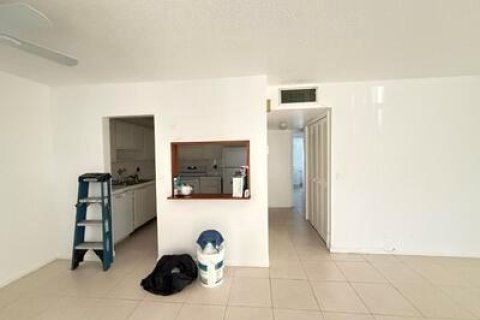 Condo in West Palm Beach, Florida, 1 bedroom  № 2083648 - photo 7