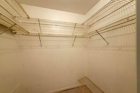 Condo in West Palm Beach, Florida, 1 bedroom  № 2083648 - photo 13