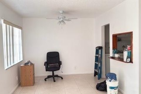 Condo in West Palm Beach, Florida, 1 bedroom  № 2083648 - photo 4
