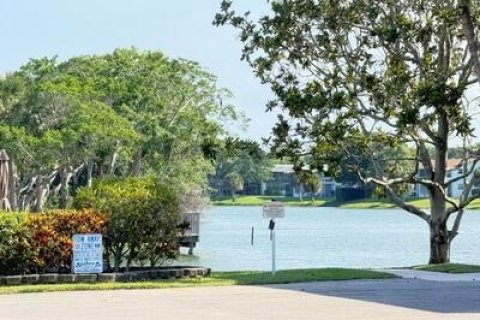 Condo in West Palm Beach, Florida, 1 bedroom  № 2083648 - photo 14