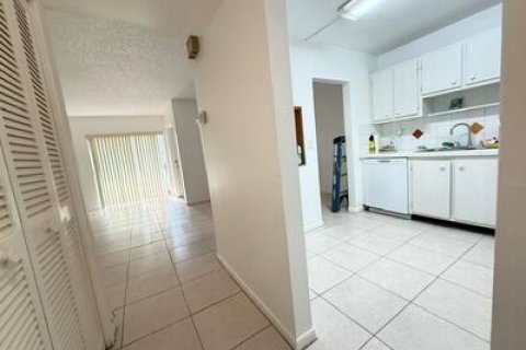 Condo in West Palm Beach, Florida, 1 bedroom  № 2083648 - photo 8