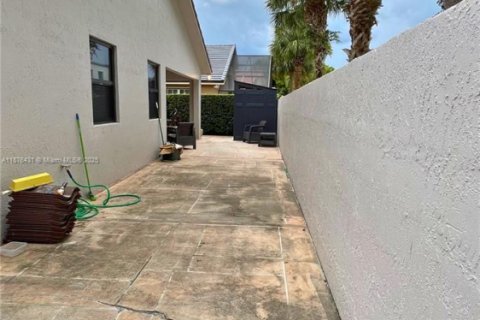 Casa en venta en Miami, Florida, 3 dormitorios, 175.49 m2 № 1922679 - foto 20