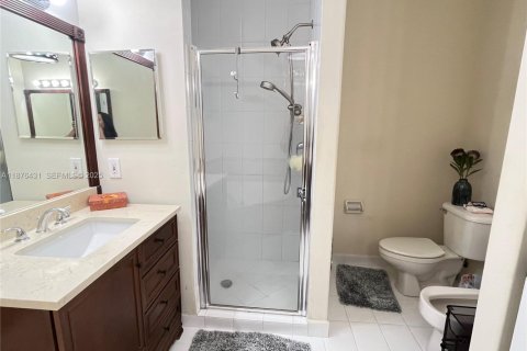 Villa ou maison à vendre à Miami, Floride: 3 chambres, 175.49 m2 № 1922679 - photo 28