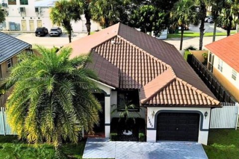 Casa en venta en Miami, Florida, 3 dormitorios, 175.49 m2 № 1922679 - foto 22