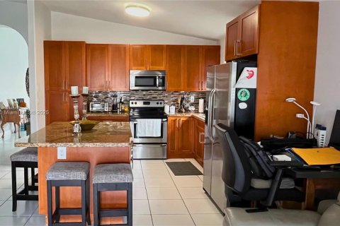 Casa en venta en Miami, Florida, 3 dormitorios, 175.49 m2 № 1922679 - foto 6