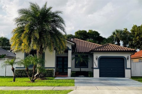 Casa en venta en Miami, Florida, 3 dormitorios, 175.49 m2 № 1922679 - foto 1