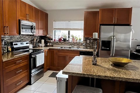Casa en venta en Miami, Florida, 3 dormitorios, 175.49 m2 № 1922679 - foto 5