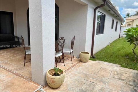 Villa ou maison à vendre à Miami, Floride: 3 chambres, 175.49 m2 № 1922679 - photo 30