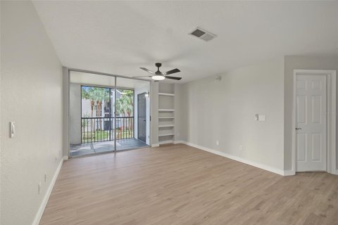Copropriété à vendre à Orlando, Floride: 4 chambres, 122.91 m2 № 2431205 - photo 7