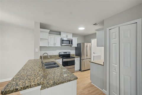 Copropriété à vendre à Orlando, Floride: 4 chambres, 122.91 m2 № 2431205 - photo 4