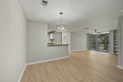 Copropriété à vendre à Orlando, Floride: 4 chambres, 122.91 m2 № 2431205 - photo 2