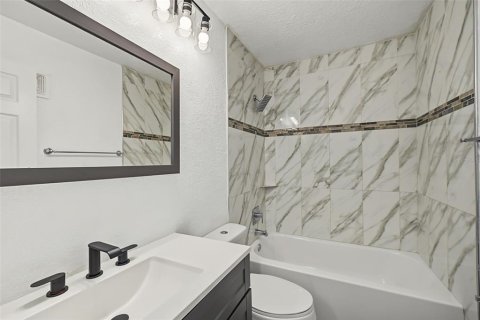 Copropriété à vendre à Orlando, Floride: 4 chambres, 122.91 m2 № 2431205 - photo 16