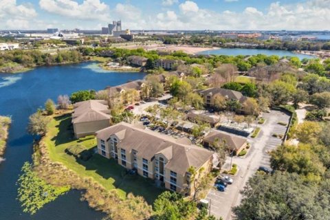 Copropriété à vendre à Orlando, Floride: 4 chambres, 122.91 m2 № 2431205 - photo 24