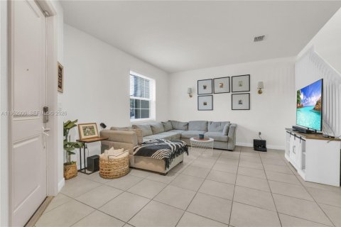 Adosado en venta en Homestead, Florida, 3 dormitorios, 154.12 m2 № 2006457 - foto 2